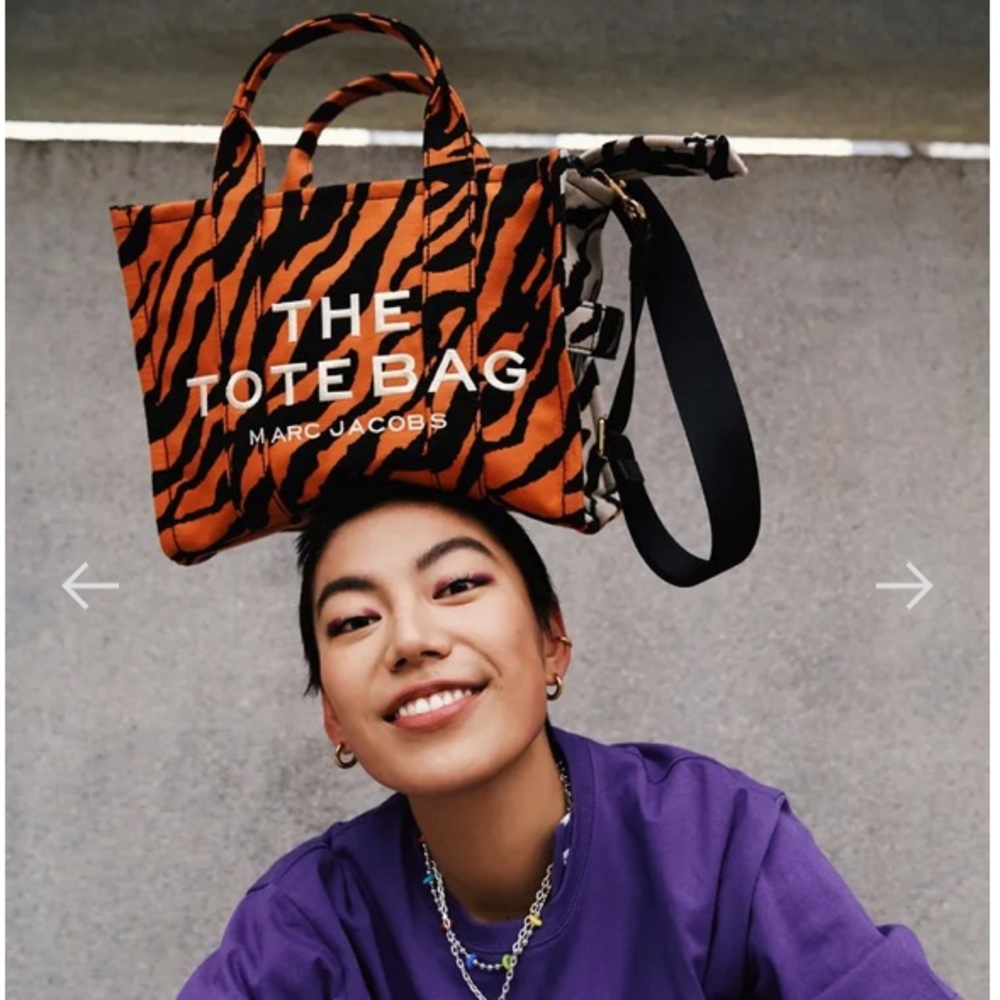 Marc Jacobs TIGER STRIPE TOTE BAG MEDIUM